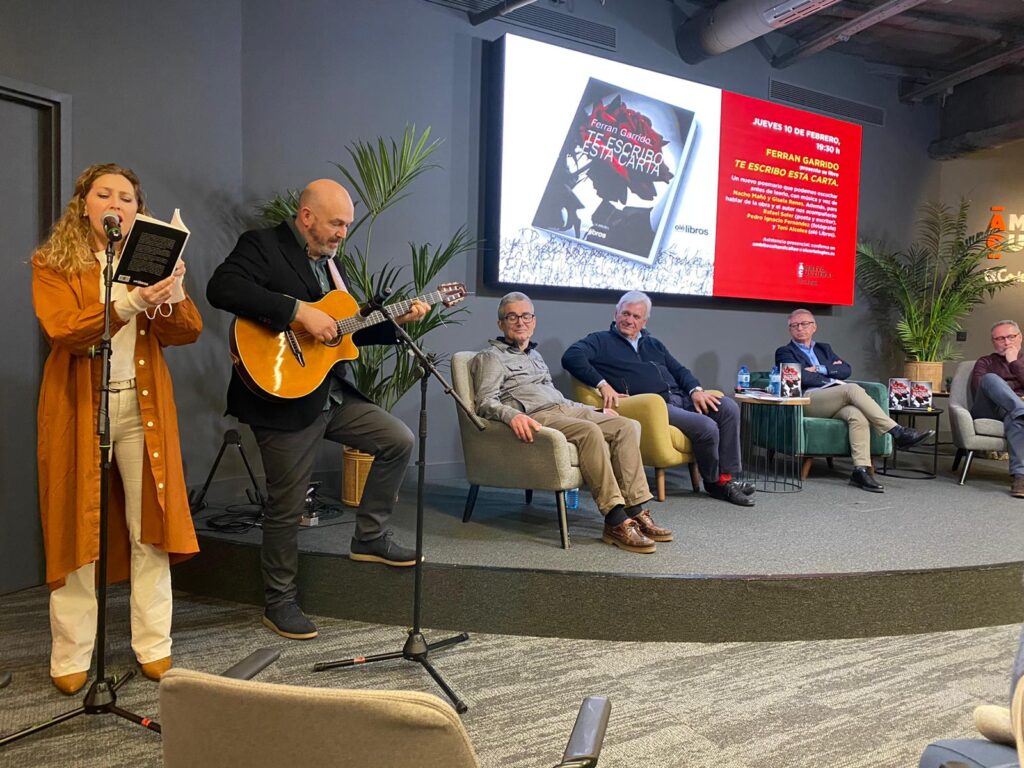 Nacho Mañó y Gisela Renes presentación Olé Libros Corte Inglés