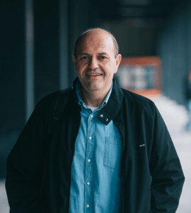 Carlos Aimeur, Autor de Cuando Fallan Las Fuerzas