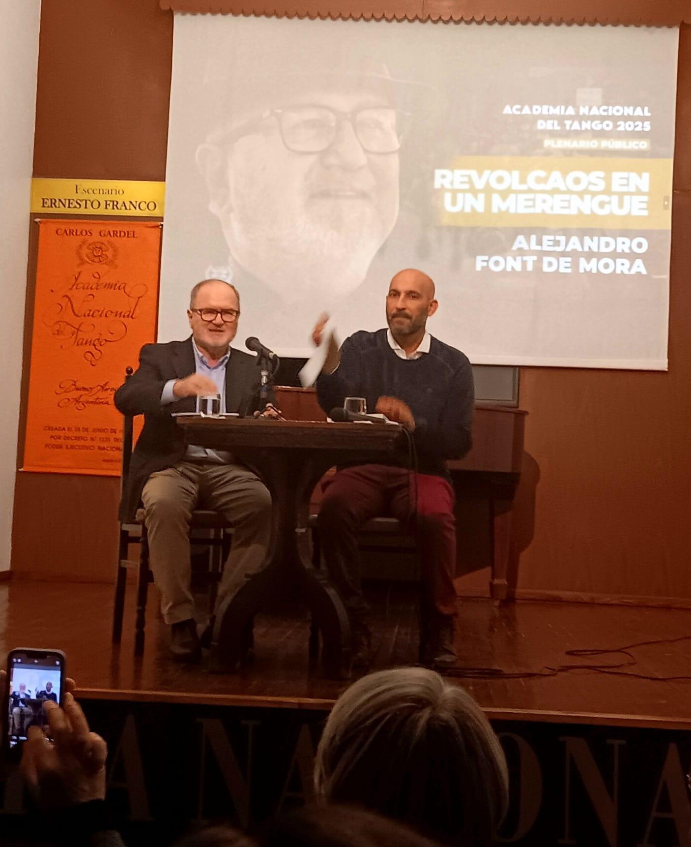 Un Valenciano Revoluciona la Escena del Tango en Argentina . Presentación del libro "Revolcaos en un merengue" publicado por Olé libros